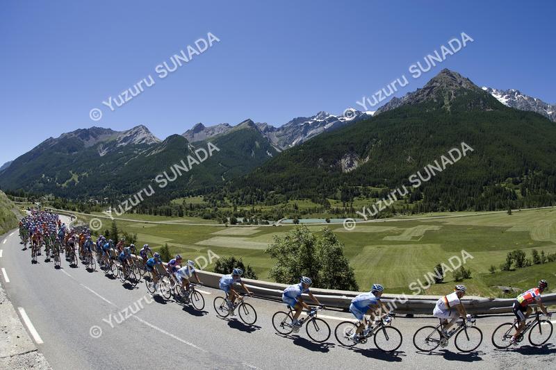 Peloton on Col du Lautaret001p.jpg
